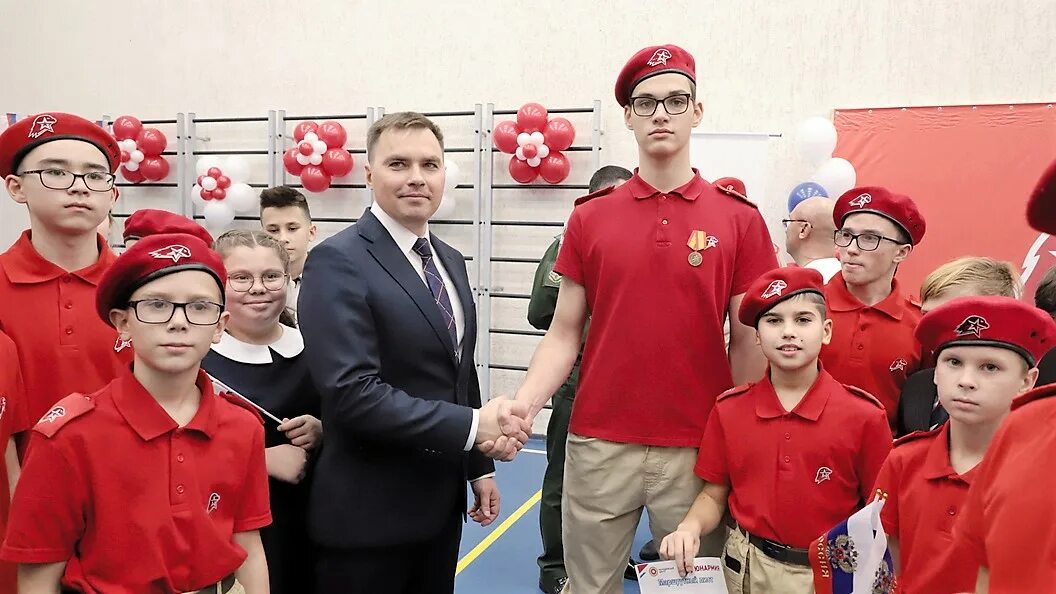 Дом юнармии вологда ветошкина 52. Штаб юнармии. Центральный дом юнармии. Патриотическая выставка молодежный центр. Центральный дом юнармии в москве адрес.