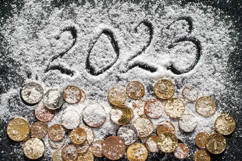 Новый год 2023 деньги. Новый год 2023 & деньги картинка. Деньги золото на новый 2023 год счастье.