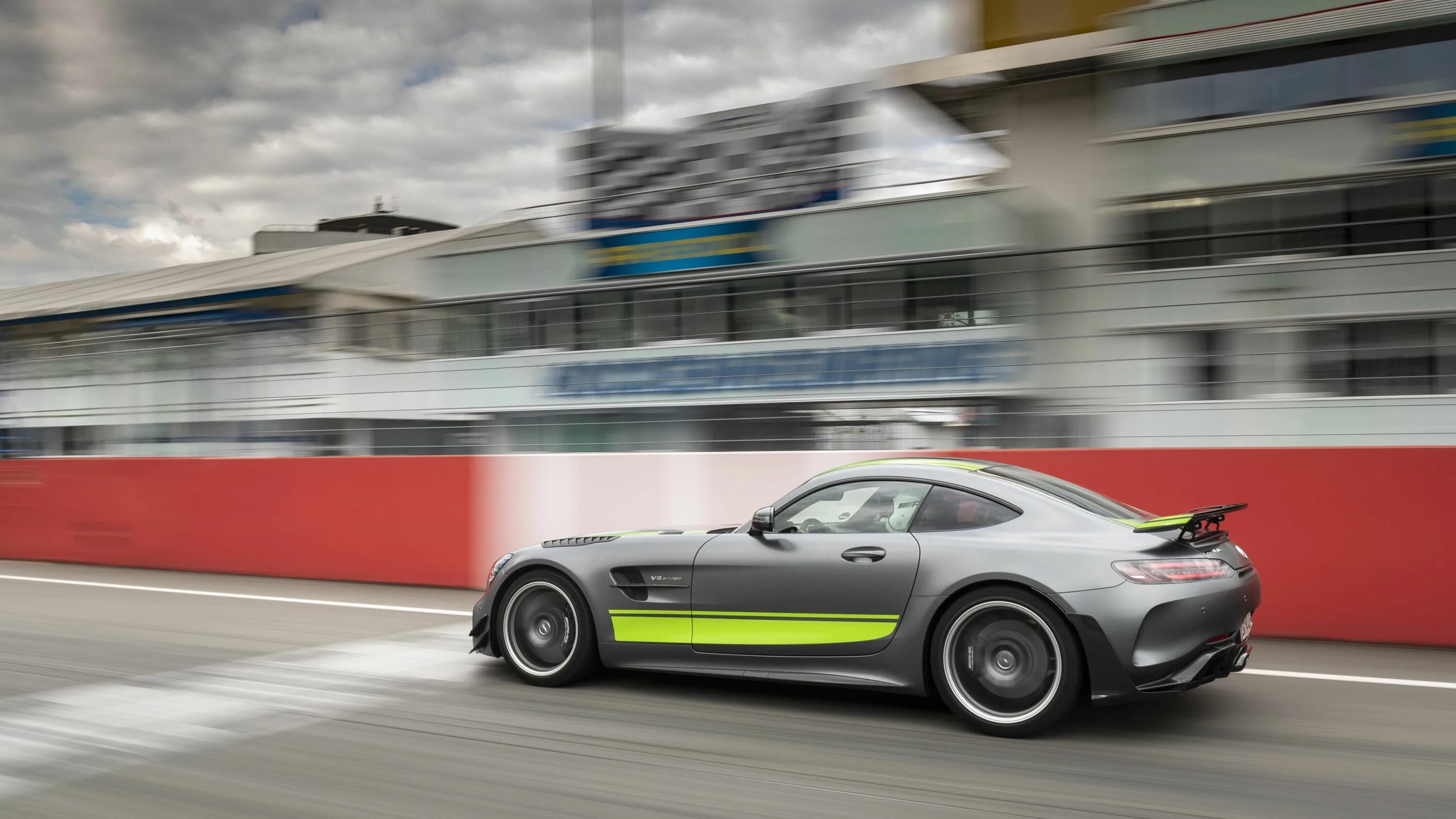 Быстрый мерс. Mercedes AMG gt r Pro. Мерседес АМГ ГТ купе. Купе Mercedes-AMG gt Black Series. Самый быстрый Мерседес AMG.