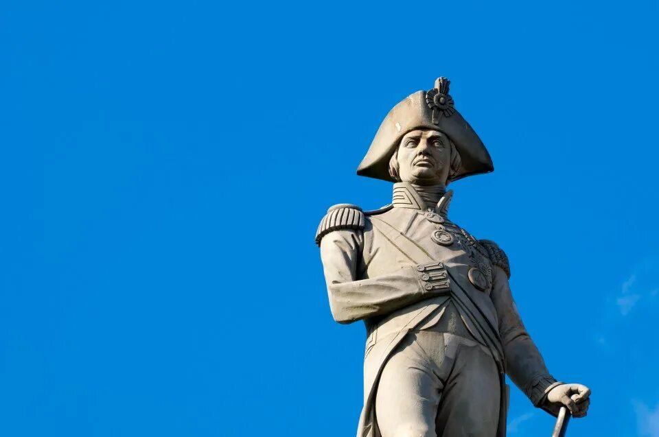 Памятник адмиралу нельсону. Памятник адмиралу нельсону. Трафальгарская площадь памятник адмиралу нельсону. Памятник адмиралу нельсону в лондоне. Памятник адмиралу нельсону.