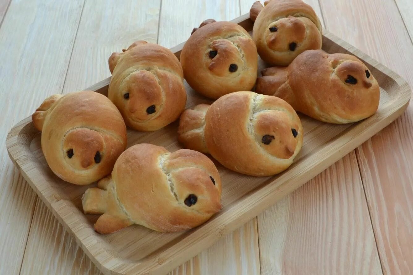 Булочка жаворонок. Жаворонки на 40 мучеников севастийских картинки. Булочки жаворонки. Птица в тесте. Жаворонки на 40 мучеников севастийских.