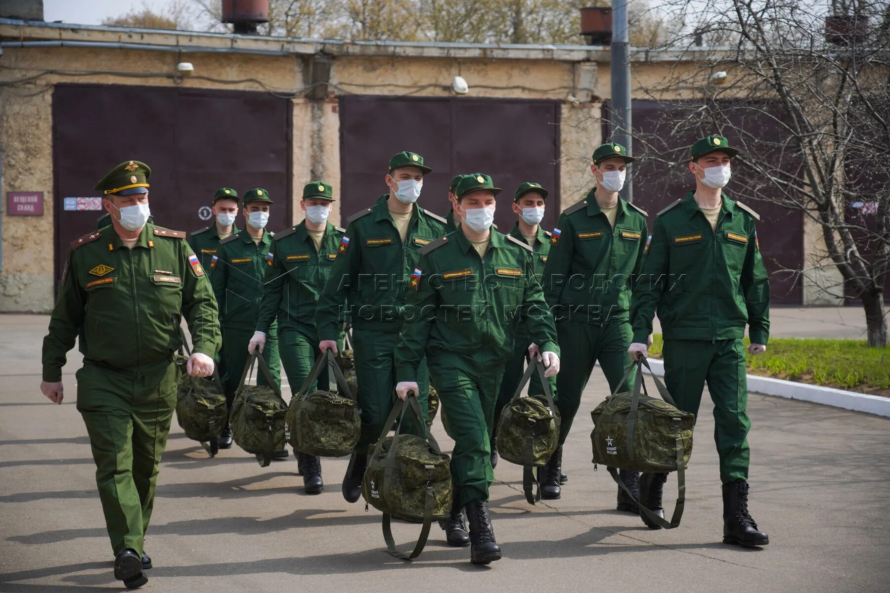 Призывники подписывают контракт. Военная служба. Весенний призыв на военную службу. Осенний призыв. Российская армия призывники.