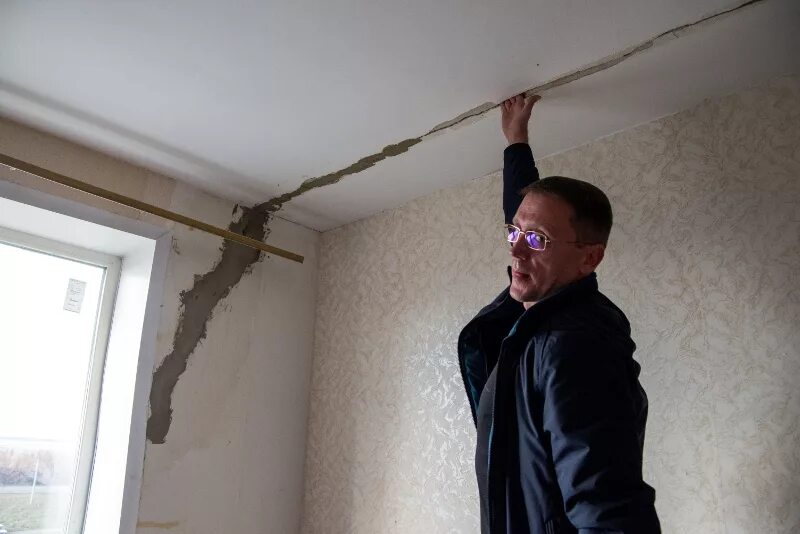 оценка квартиры. фиксация квартиры. деревянная комната бдсм. стройка отделка. стройка в квартире.