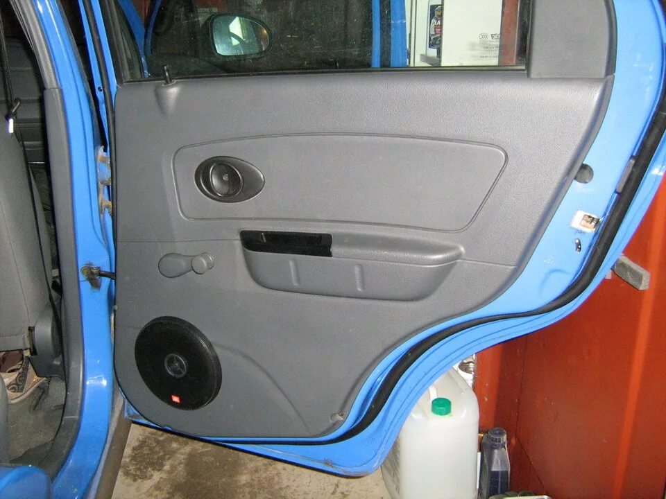 Задняя дверь матиз. Колонки передние daewoo matiz. 16 динамики в дэу матиз. подиумы vs-avto daewoo matiz. передние динамики шевроле спарк м200.