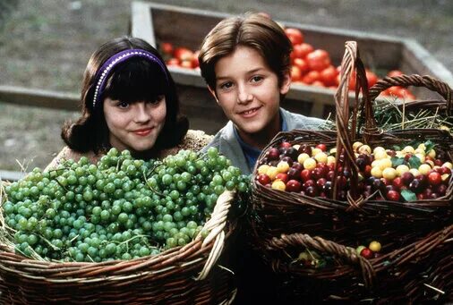 Привидение 1997. Призрак майкла джексона. Привидение 1997. Маленькое привидение 1997. Привидение 1997.