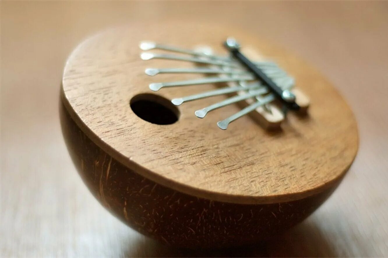 Калимба машинариум калимба. Кондуктор для разметки круглых труб. Необычные шумовые инструменты. Деревянные музыкальные инструменты самодельные. Самый простой инструмент.