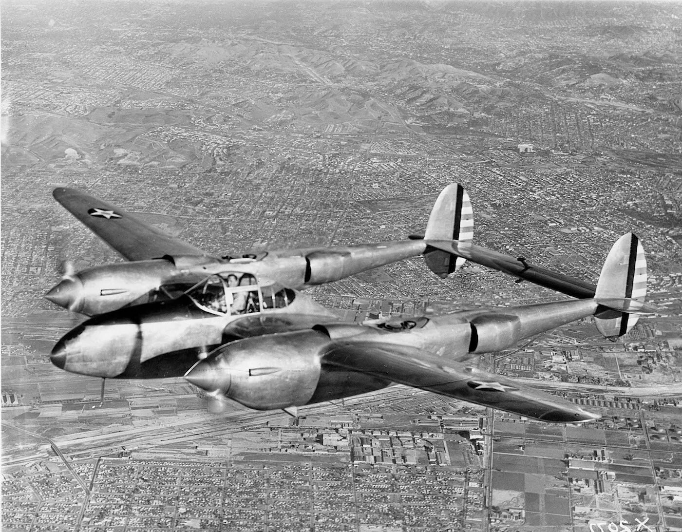 P-38 Lightning. P 38 самолет. Р-38 Лайтинг. Истребитель р38 ВВС США.