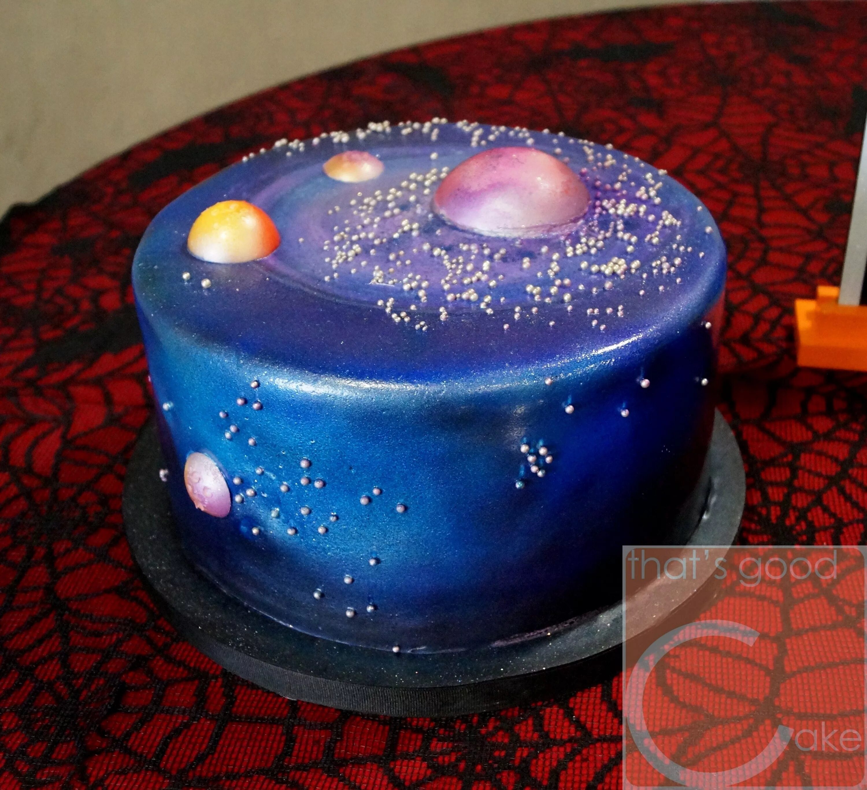 муссовый торт глазурь небо. торт в виде ночного неба. торт звездное небо. торт в космическом стиле для мальчика. красивый космический торт.