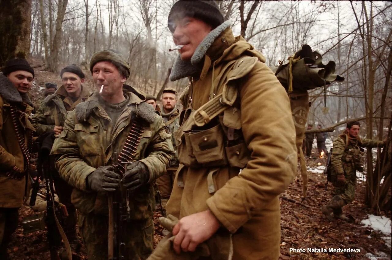 Подвиг 6 роты 104 полка псковской. Чайф обложки альбомов. Бой под харсеноем чечня 2000. Песня февраль 2000 года. Февраль песня.