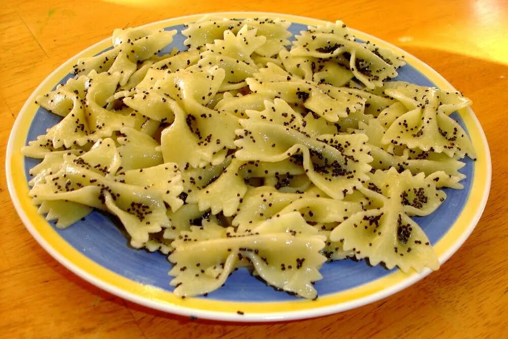 равиоли оволакто. макароны бантики с маслом. булочки бантики из дрожжевого. шпецле. кэзешпецле.