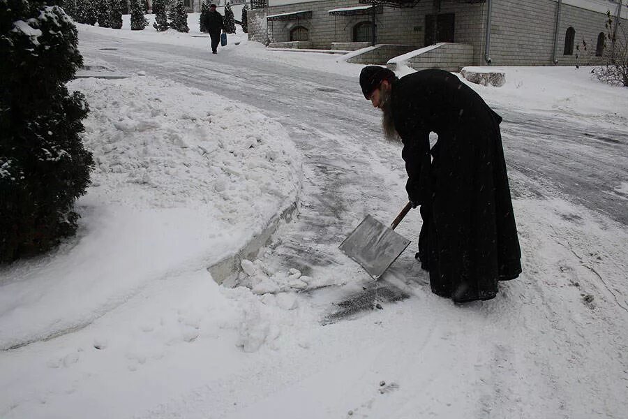 батюшка прикол. полковой священник. патриарх кирилл без рясы. уберите священника. продажный священник.
