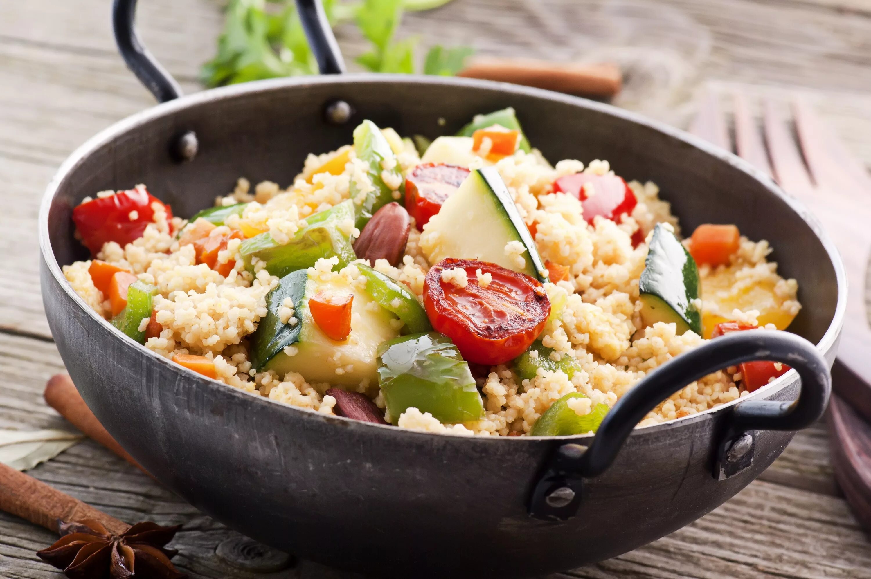Что готовить в пост рецепты. Паэлья с кускусом. кускус с овощами. постная еда. вегетарианская кухня.