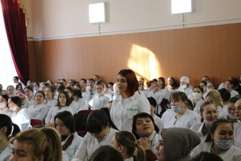 Преподаватели уфимского медицинского колледжа. Колледж медицинский уфа рихарда зорге. Бугульминское медицинское училище. Медицинские колледжи башкирии. Медицинский колледж бгму в уфе улица.