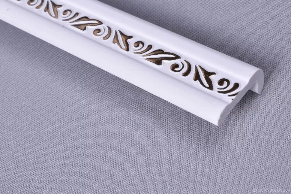 угол из полированной латуни proedge. пвх угол cezar 174. уголок декоративный 25*25*2700 мм д-03 - лимба (30). уголок пвх арочный д-03 белый (серебро)25*12*2700 мм. уголок пвх 30*30*2700мм.