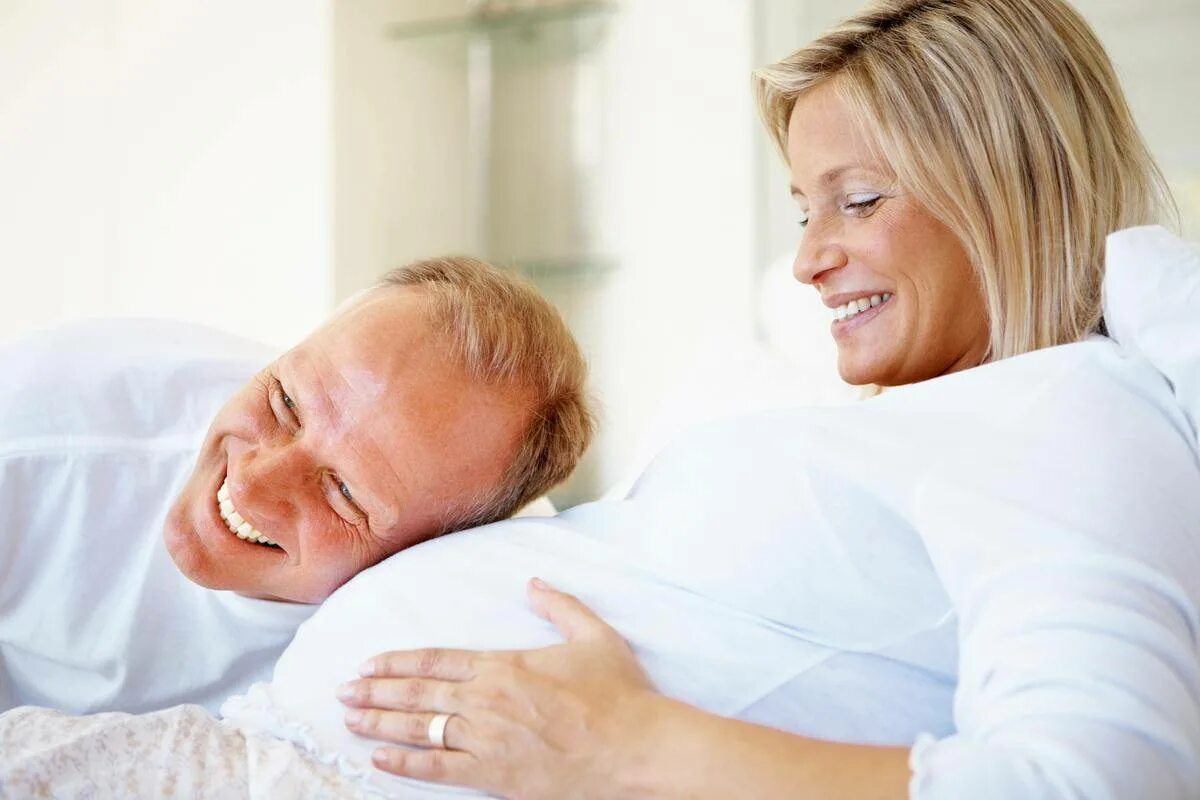 Пожилая беременная. Беременные женщины в возрасте. Пожилые беременные. Беременные женщины после 40 лет. Возрастные беременные женщины.