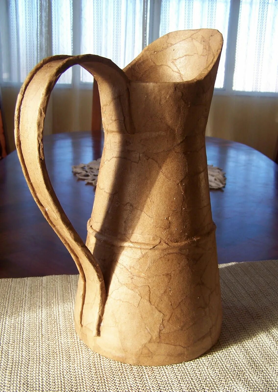 Кувшин из картона. Большой кувшин для сада. Кувшин из бетона для сада. Кувшин из папье маше. Как сделать кувшин своими руками.