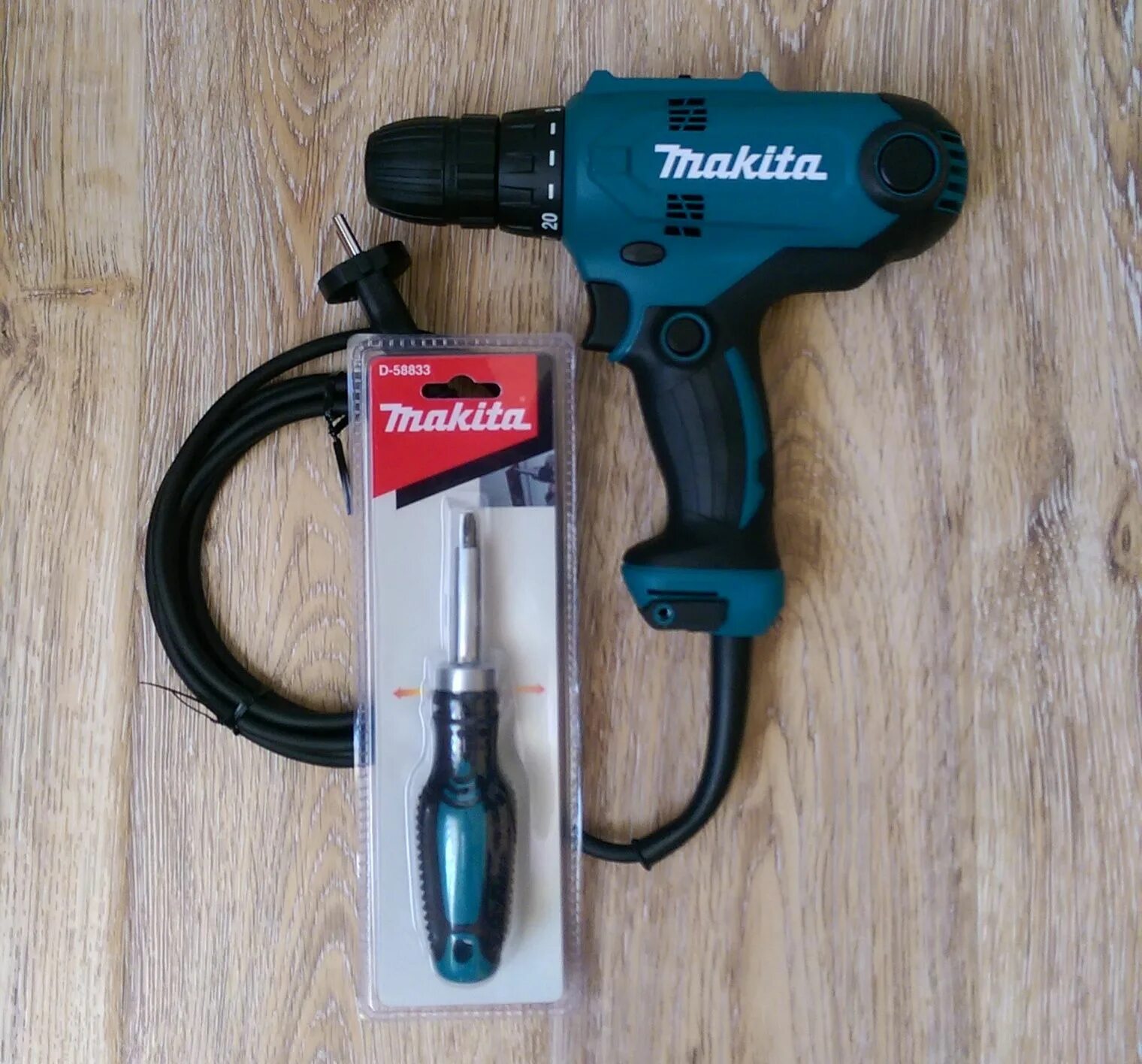 Отвертка реверсивная поворотная makita. Makita d-58833. Отвертка макита реверсивная. 58833 makita. Шуруповерт makita df0300x1.