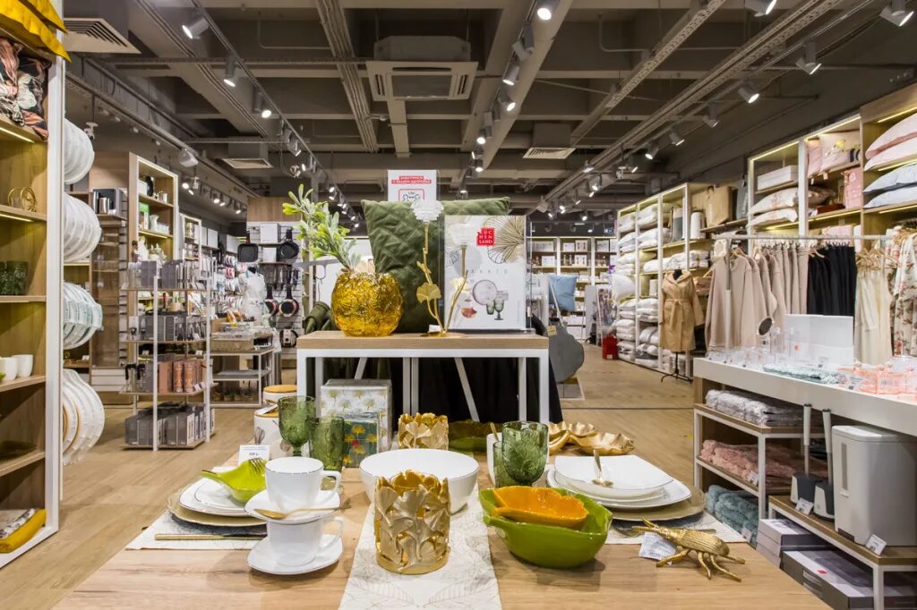 валсбери магазин москва интернет. ул. Under armour магазины в москве. торговый центр пулково аутлет. охотник на большом спб.