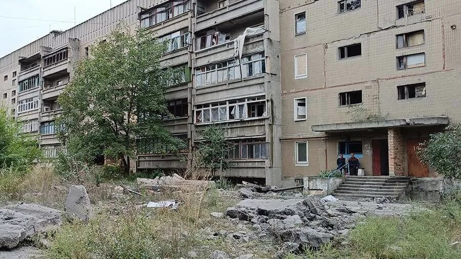 Горловка строитель обстрел. Горловка улица болотникова. Поселок украинский. Горловка поселок октябрьский сегодняшний обстрел. 08.