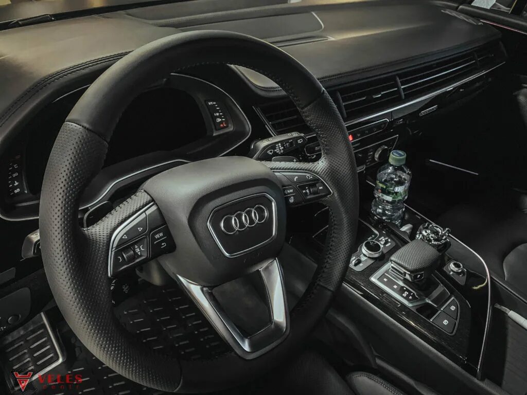 Детейлинг Audi q7 4l. Торпедо q7 Audi. Электрорегулировка руля Audi q7 2018. Ауди q7 4l кожаная Торпедо.