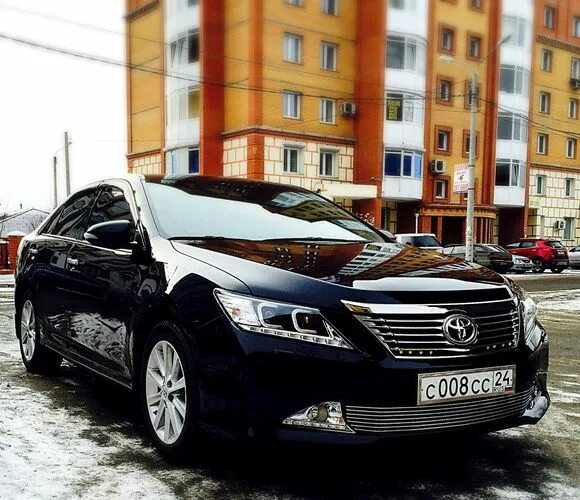 Камри красноярск у541ак124. Тойота камри 50 белый перламутр. Авито красноярск камри. Камри 13 года. Тойота.