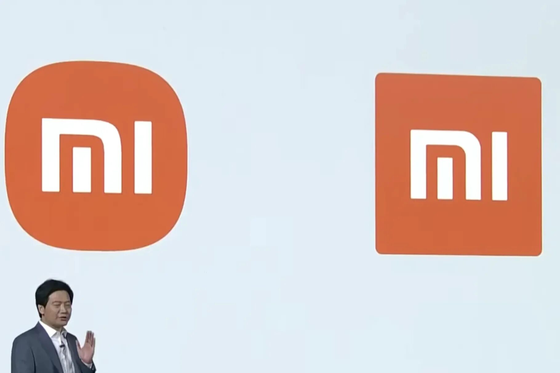 Xiaomi кишинев. Логотип Сяоми новый. Ребрендинг логотипа Xiaomi. Старый и новый логотип ксиоми. Логотип Xiaomi 2022.