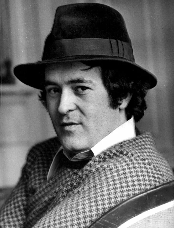 бертолуччи режиссер. бернардо бертолуччи. бернардо бертолуччи кинорежиссер. бернардо бертолуччи. бернардо бертолуччи 84135.