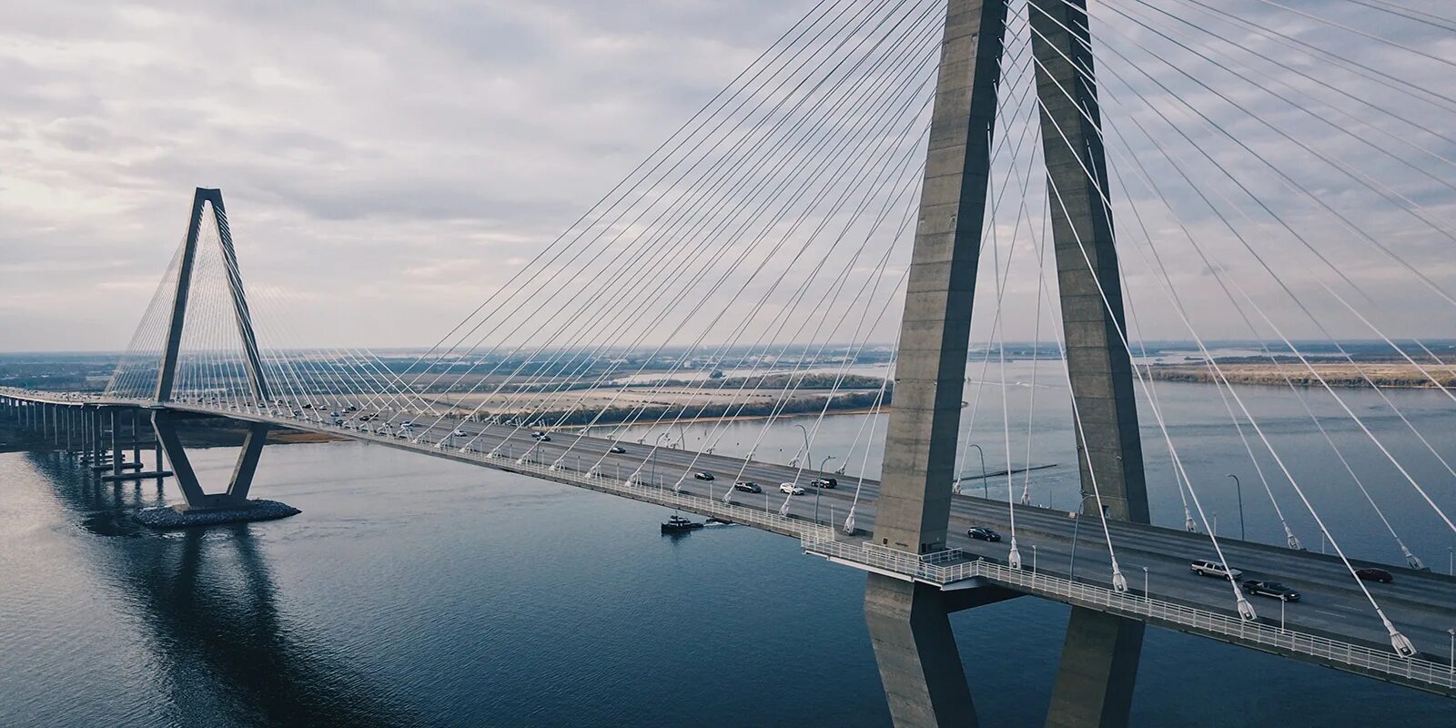 Что значит bridge. Вантовый мост санкт-петербург. вантовый мост америка. вантовый мост владивосток. arthur ravenel bridge.