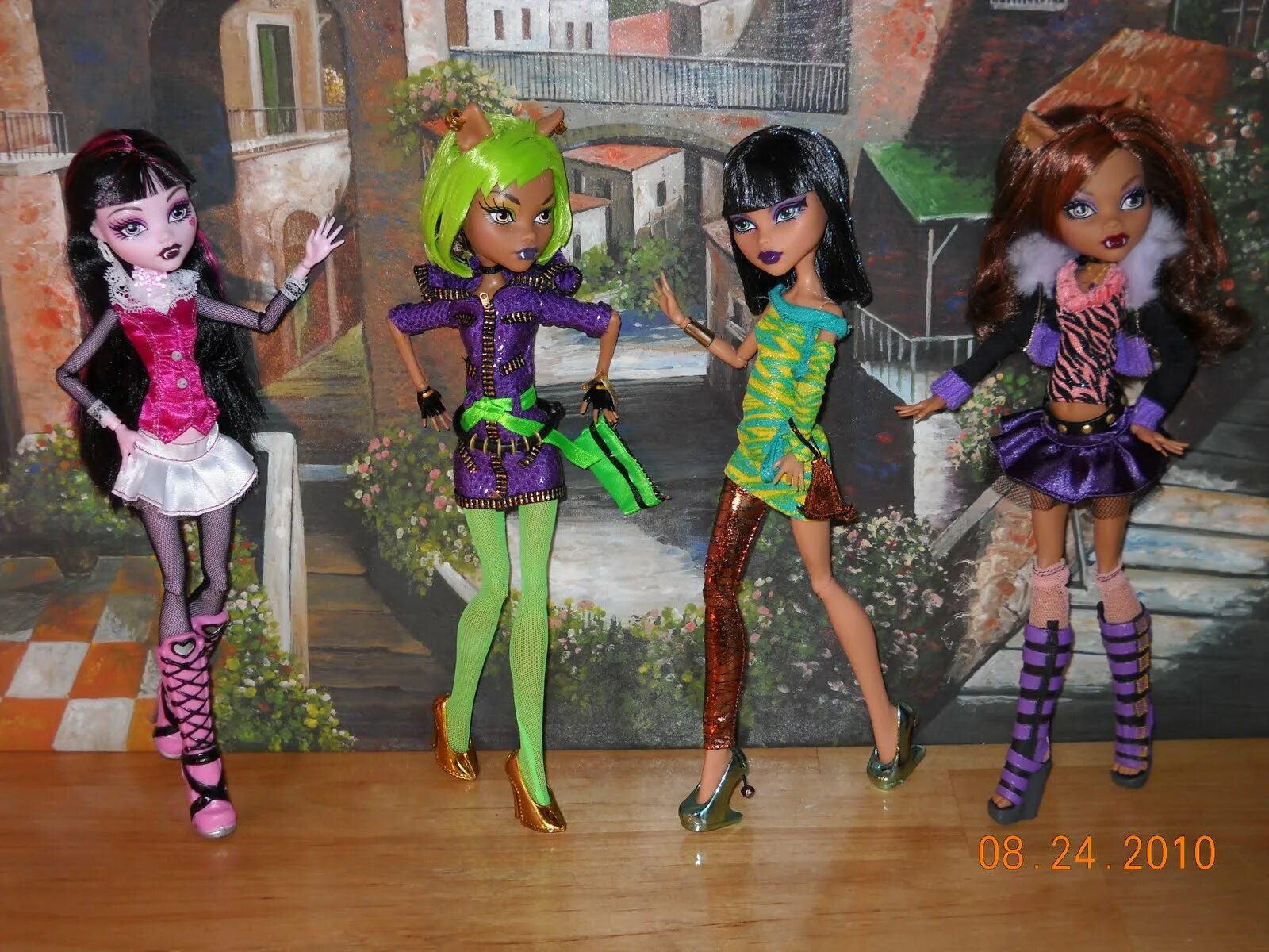 Хай 12. Монстер Хай куклы Dawn of the Dance. Clawdeen Wolf Dawn of the Dance. Ьщтыеук ршпр вщцт ща еру вфтсу. Монстер Хай конкурс красоты.