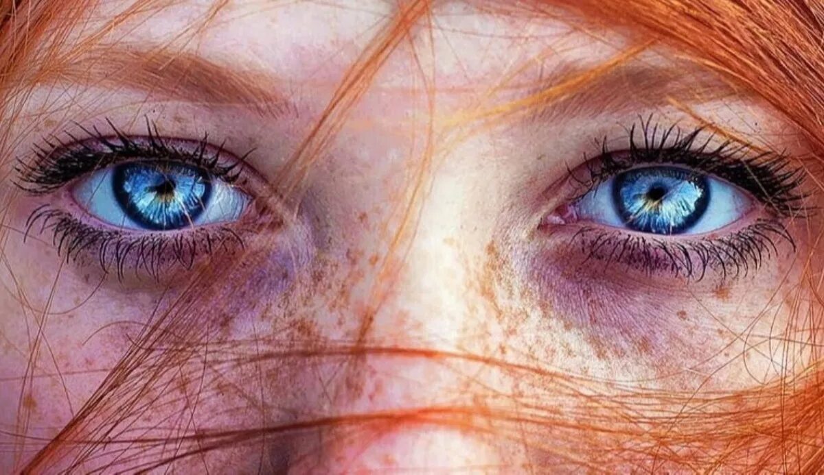 Цвет глаза зависит от пигмента. Цвет глаз. Янтарный цвет глаз. Янтарно голубые глаза. Золотистый цвет глаз.