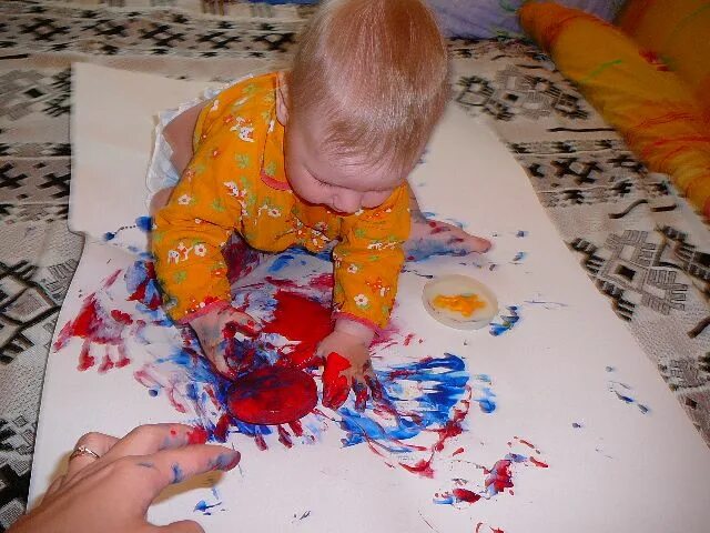 рисование красками для малышей 1. рисование для детей красками. краски для детей 2 года. интересное рисование для детей. рисование для детей красками.