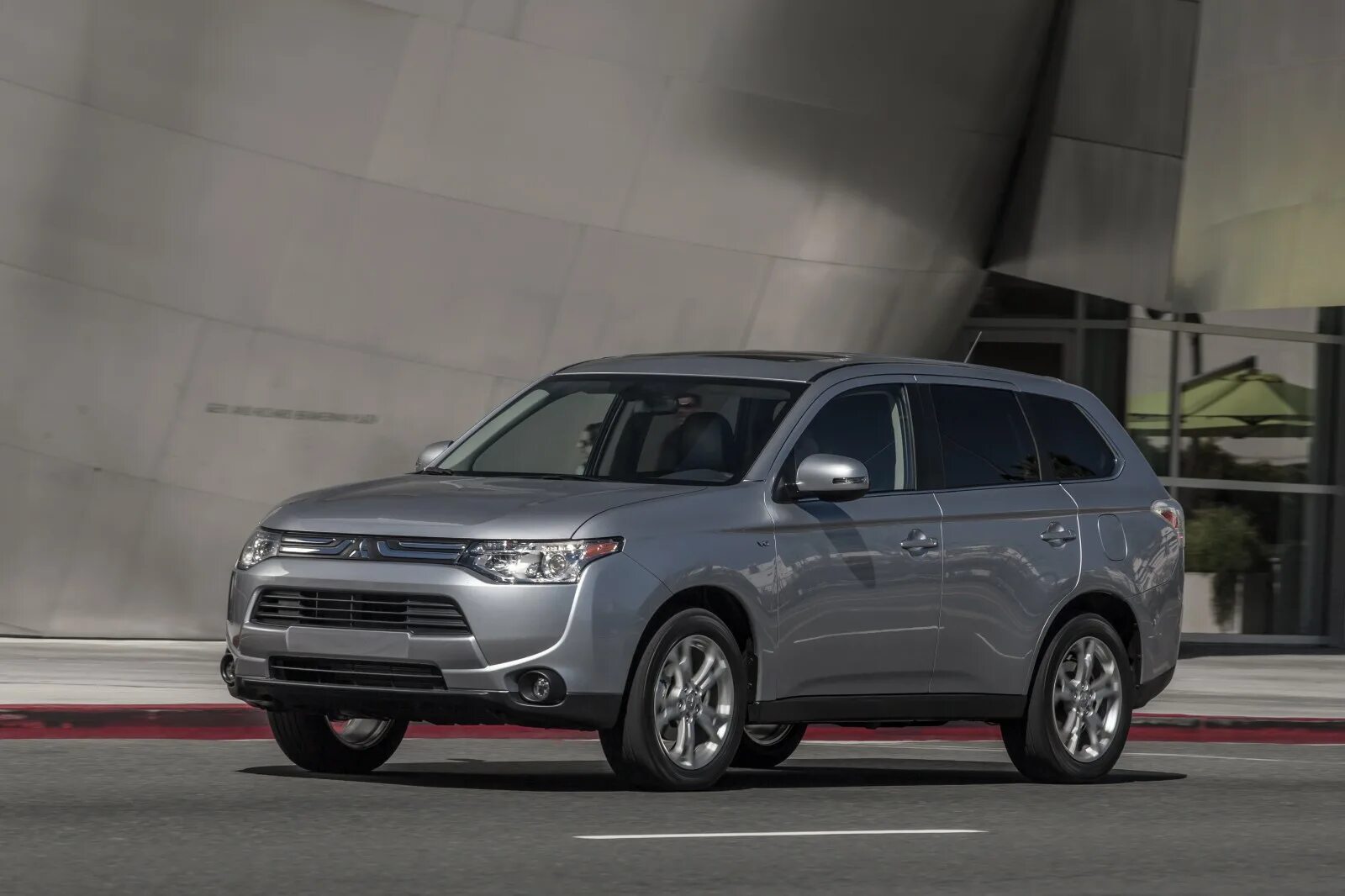 Mitsubishi Outlander 2014. Митсубиси Аутлендер 2015. Mitsubishi Outlander 2015. Митсубиси Аутлендер 2014 2015.