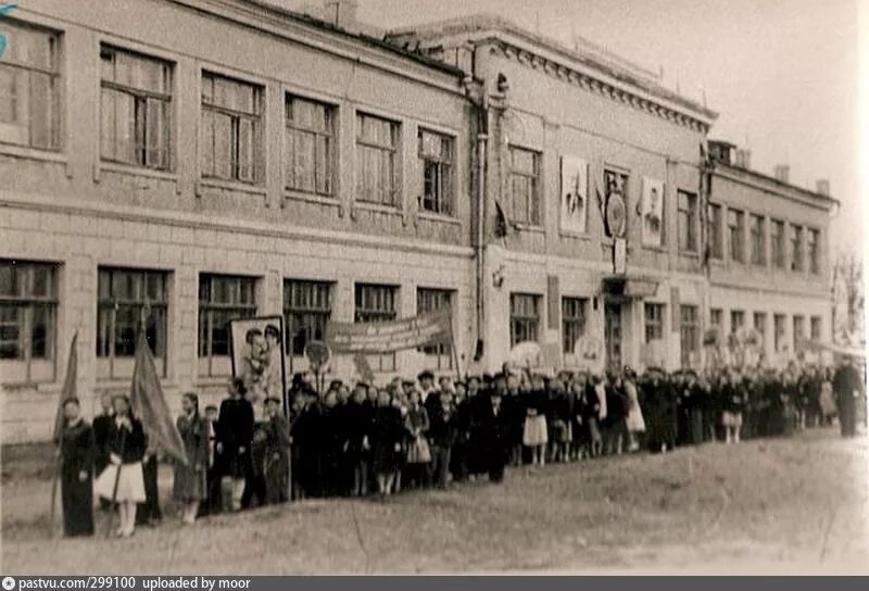 Школа 2 королёв. Первомайская школа Королев. Королев школа 2 им Михайлова. Школа номер 2 Первомайская Королев.