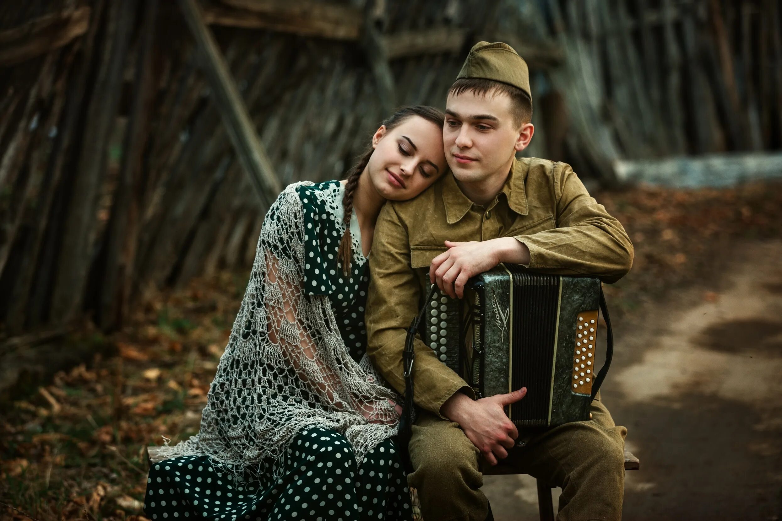 Русский мужик снял русскую девочку