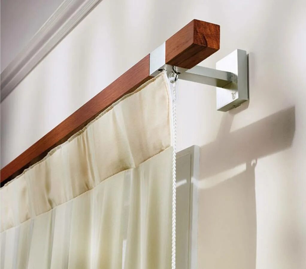 Современный карниз. Монтаж потолочного карниза для штор. Карниз для тяжелых штор. Гардина из трубы. Artex карниз поворотный элемент 135.