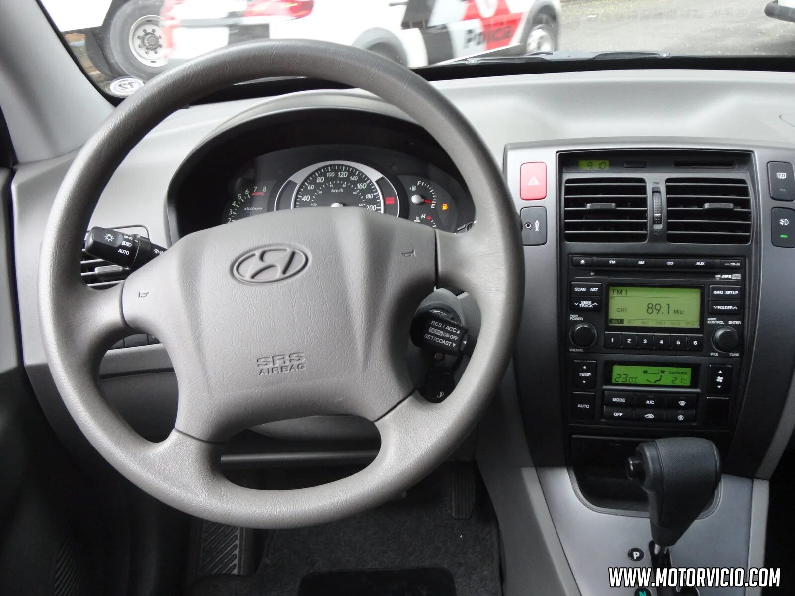 Hyundai tucson 2008 интерьер. Торпеда hyundai tucson 2008. Hyundai tucson 1 поколение салон. Панель туксон 2006. Панель туксон 2008.