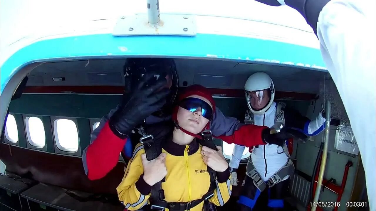 Мензелинск прыжки с парашютом. Прыжок с парашютом мензелинск. Мензелинск прыжки с парашютом. Tracking skydive. Ижевский аэроклуб.