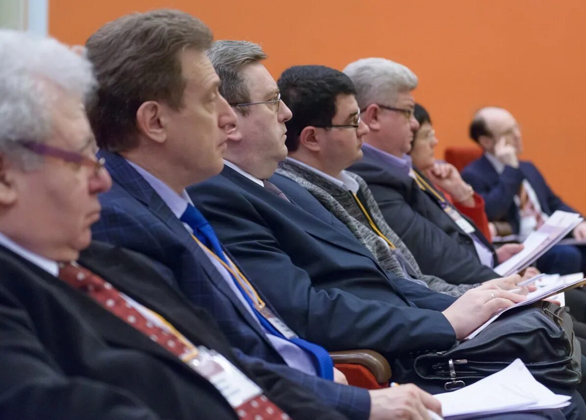 Агнесса иншакова волгоград. Декан и зав кафедрой разница. Битюков владимир ксенофонтович мирэа. Профессор зав кафедрой. Орел экономики и торговли университет декан.