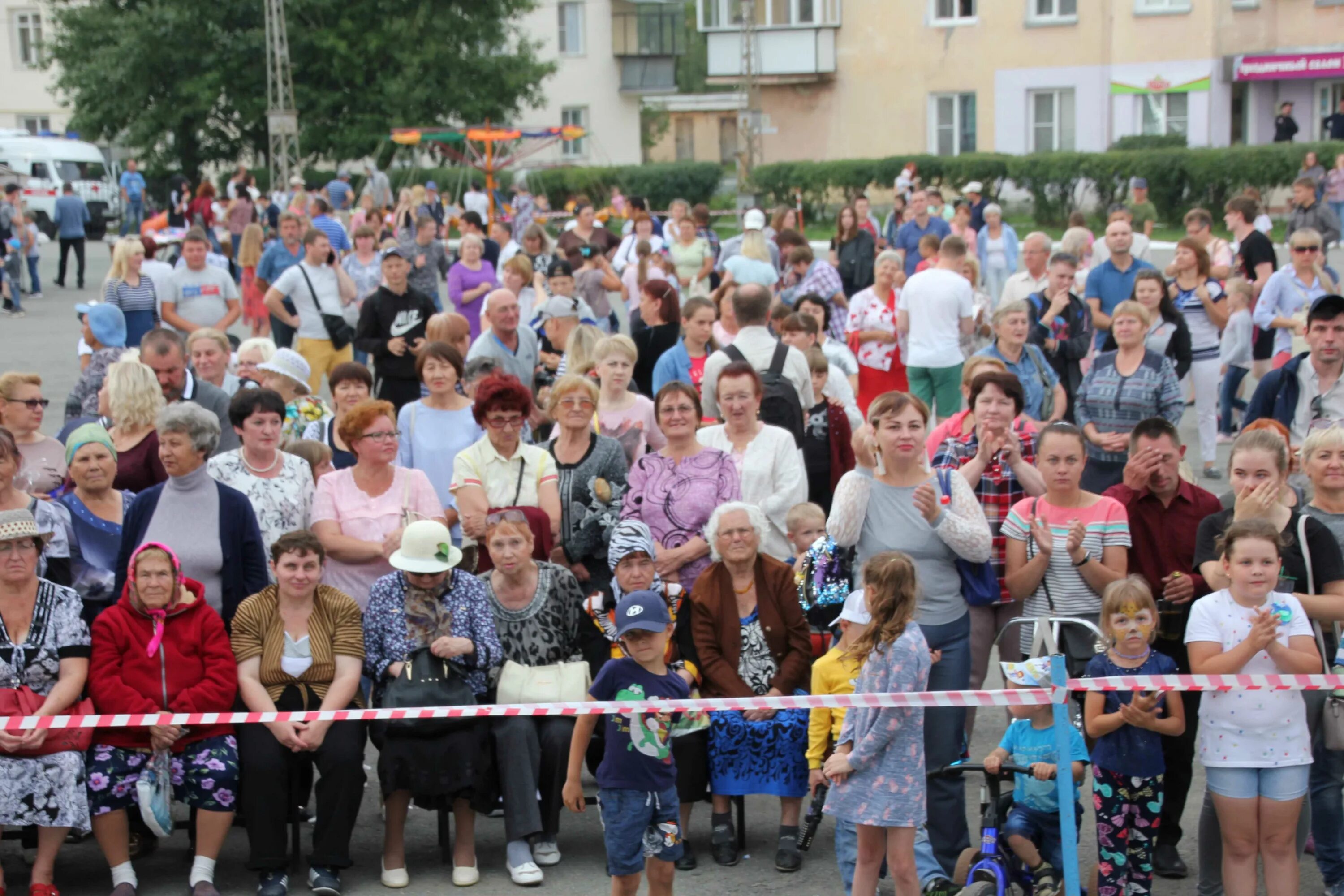 Прогноз погоды первомайское на 10 дней. Поселок Первомайский Коркинский район 28 школа. Поселок Первомайский Коркинский район. Администрация Первомайский Коркинский. Школа 26 поселок Первомайский Коркино.