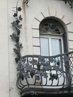 Решетка на фасад дома