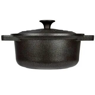 Кастрюля литая с крышкой