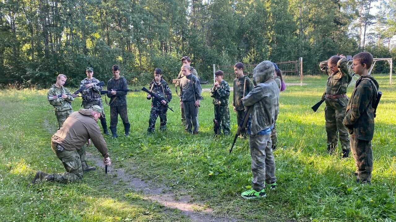 Военно спортивный лагерь. Военно-патриотический лагерь застава. Каскад военно-патриотический лагерь. Военный патриотический лагерь Всеволожск. Патриотический лагерь в Кронштадте.