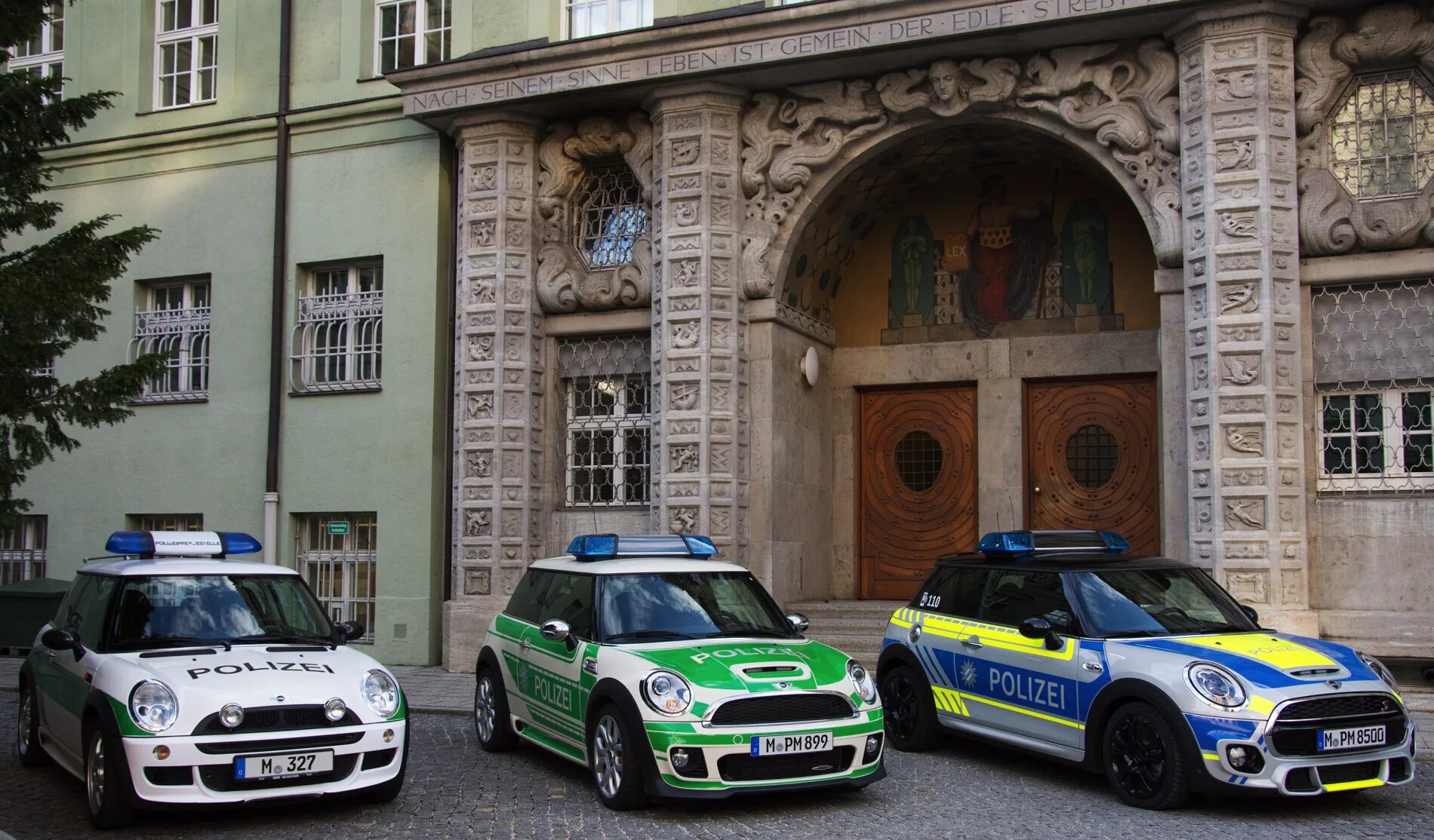 Полицейская машина мини купер. Mini cooper полиция. Mini police. Полицейская машина мини купер. Полицейский купер мультик.