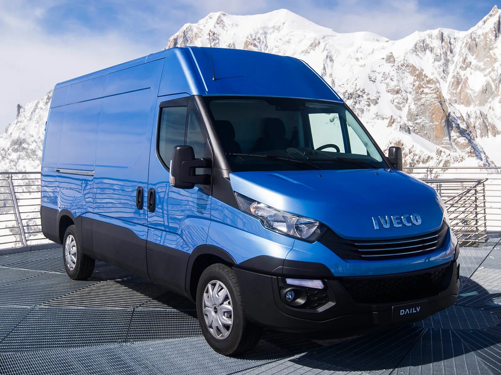 Ивеко дейли цельнометаллический. Ивеко Дейли фургон. Iveco Daily 2021. Ивеко Дейли 6.