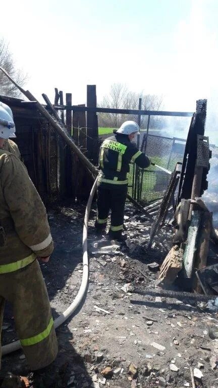 Село Козинка Грайворонский район обстрел. Село Козинка Грайворонский городской округ. Пожар на улице Писарева 2003. Храм в селе Козинка Грайворонского района. Что происходит в козинке белгородской области сейчас