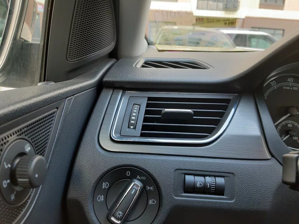 Как снять боковой дефлектор Skoda Octavia A7 Авто-маньяк Дзен