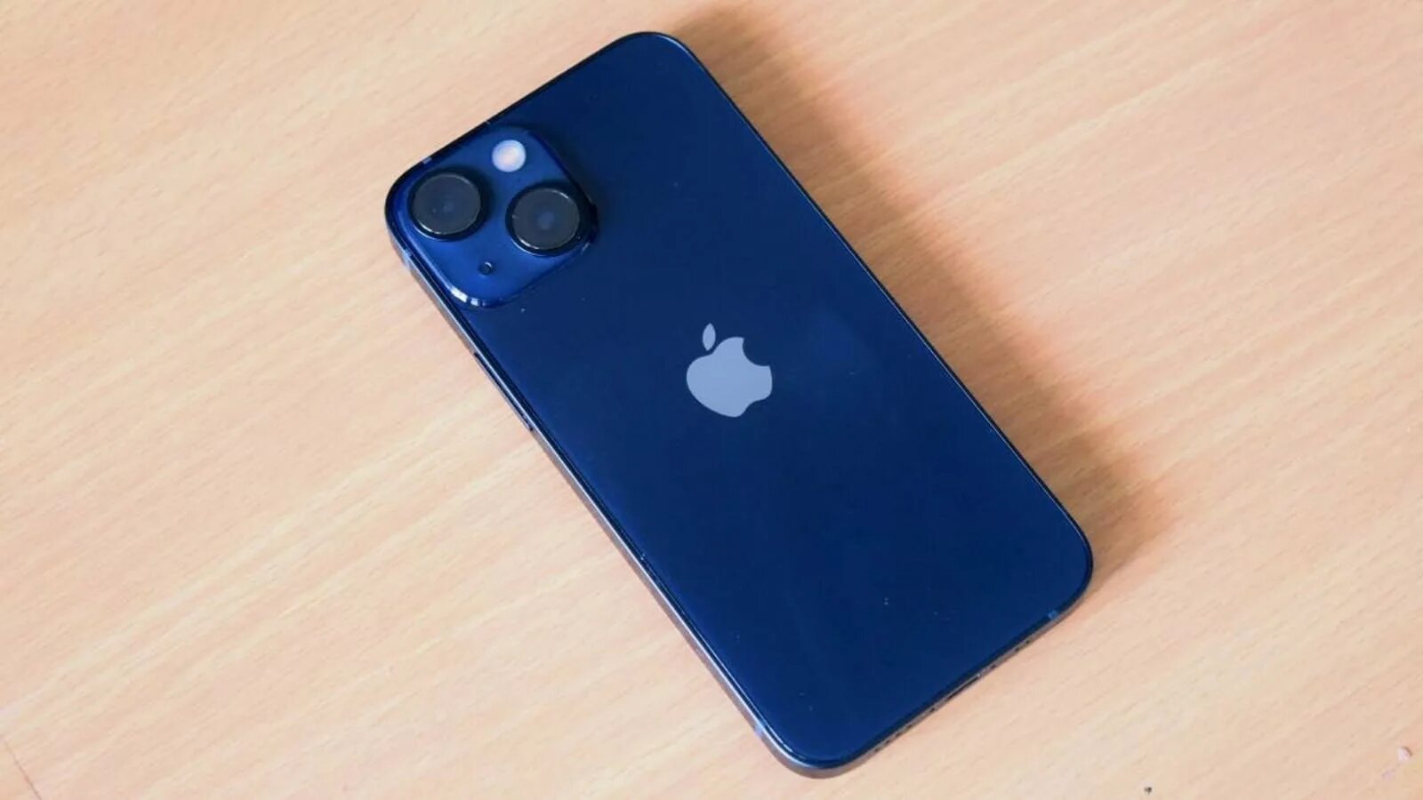 Айфон 14 сини. Iphone 13 mini синий. iphone 13 mini голубой. айфон 13 корпус голубой. айфон 13 мини темно синий.