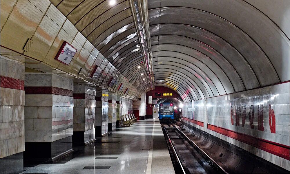 Остановки метро в Киеве. Metro Kyiv. Первый метрополитен в Киеве. Українка фото метро.