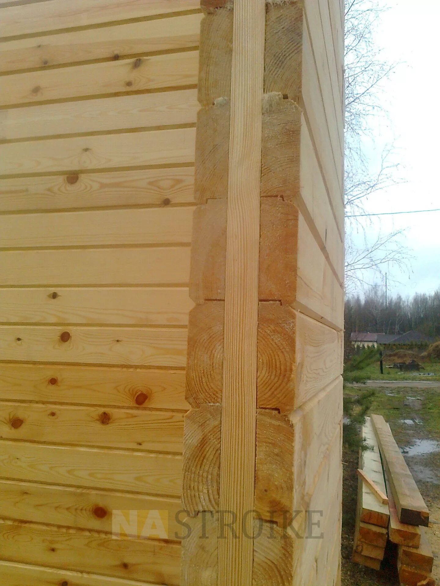 Дом в теплый угол. Профилированный брус 145 теплый угол. тёплый угол из бруса 100х150. угол из профилированного бруса. теплый угол из профилированного бруса.