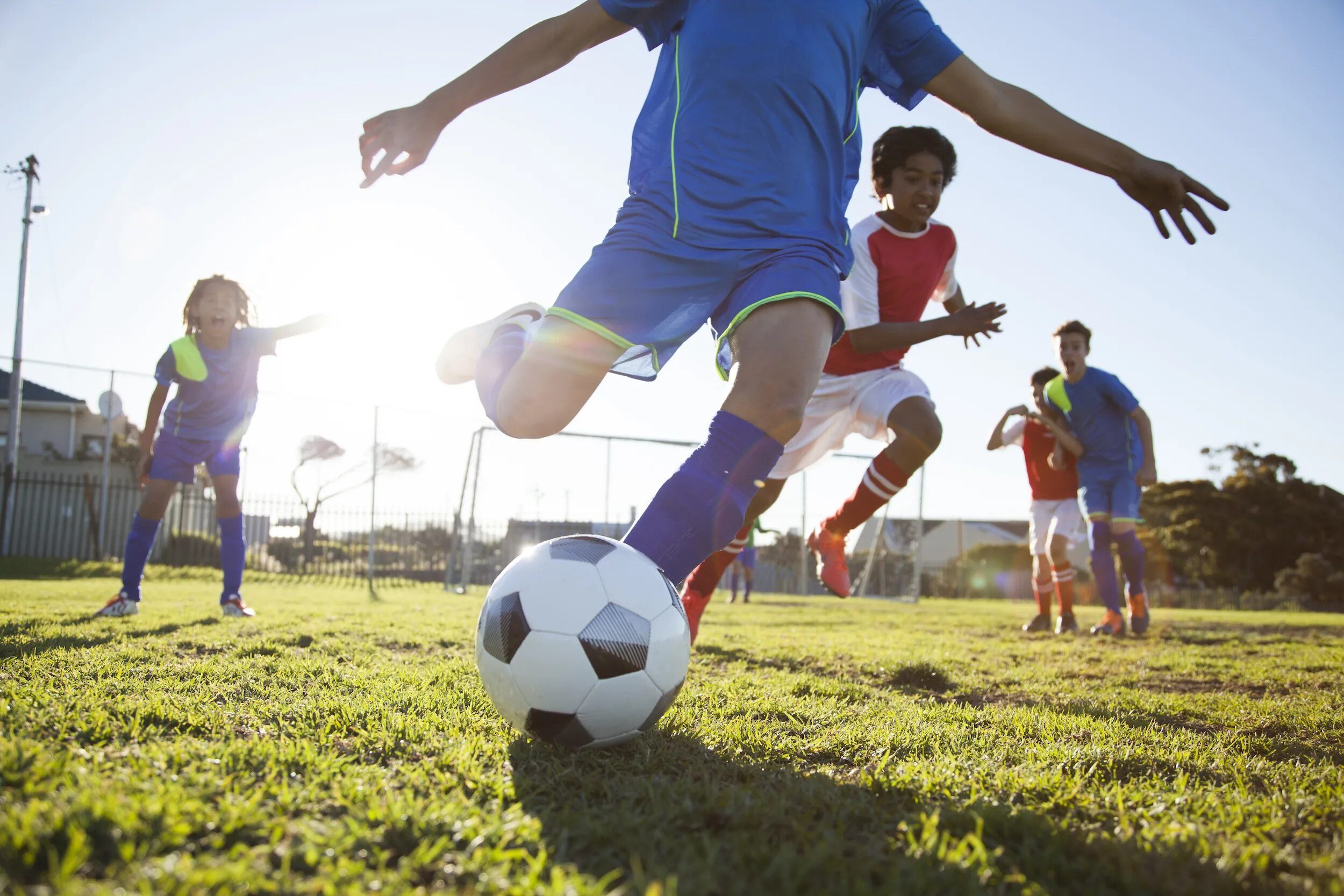 Детский футбол. Спорт дети. Хобби футбол. Дети играют в футбол. I can playing football